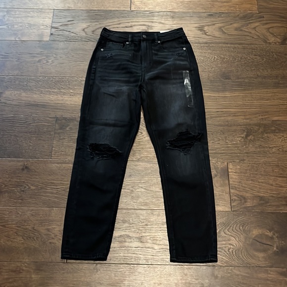 American Eagle Destructed Mom jeans - Picture 3 of 3